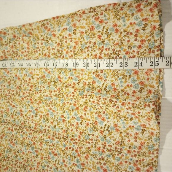 Art & Soul floral print top with gathered elastic neckline and pearl buttons - Picture 10 of 11